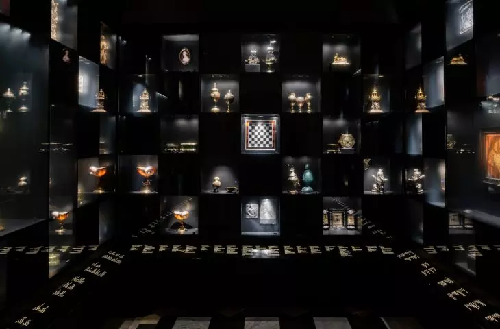 New Crown Treasury in Krakow, proj.: Wzorro Design