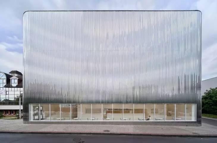 Rozbudowa budynku Państwowej Szkoły Muzycznej w Jastrzębiu-Zdroju o salę koncertową (SLAS architekci)