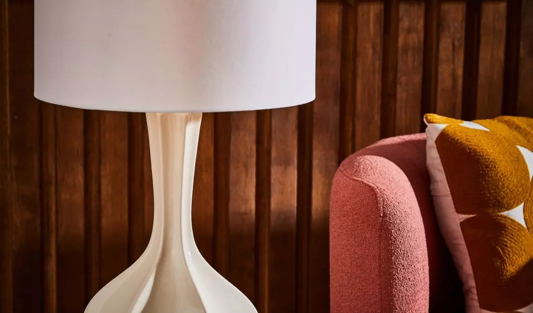 Nietypowa lampa będzie świetnym dodatkiem
