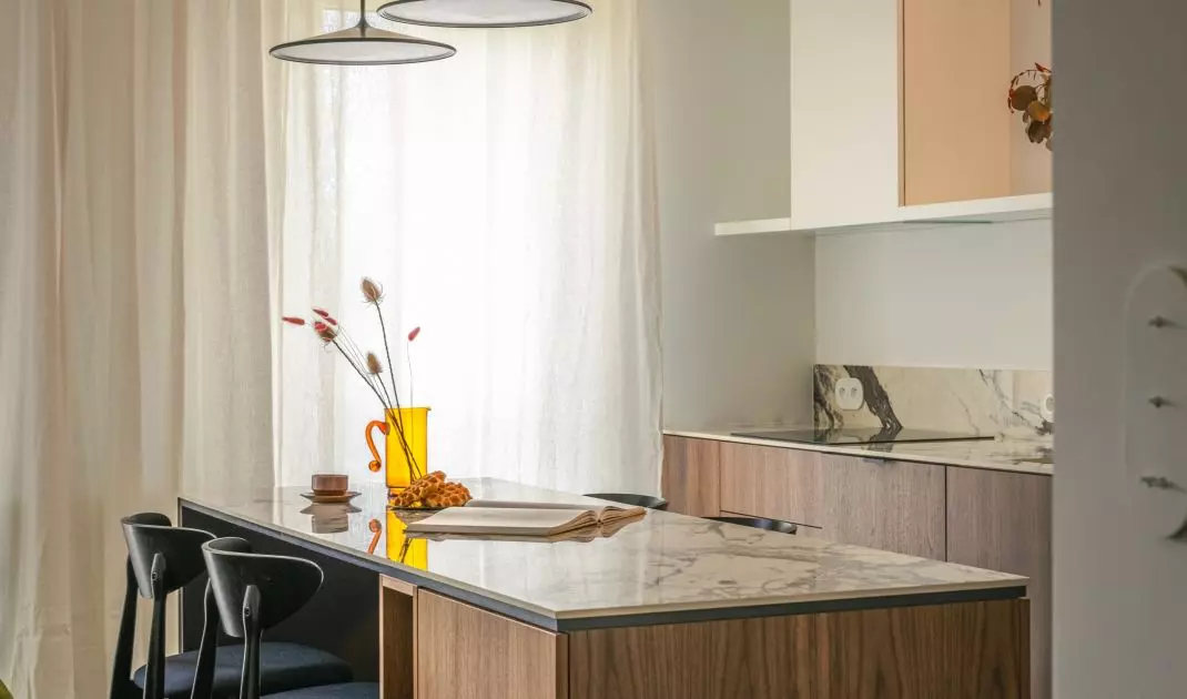 The table was combined with the kitchen island
