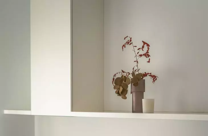Absorber blends with the wall