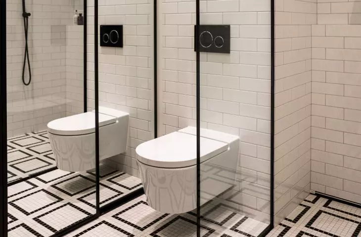  A distinctive accent of the bathroom is the mosaic on the floor