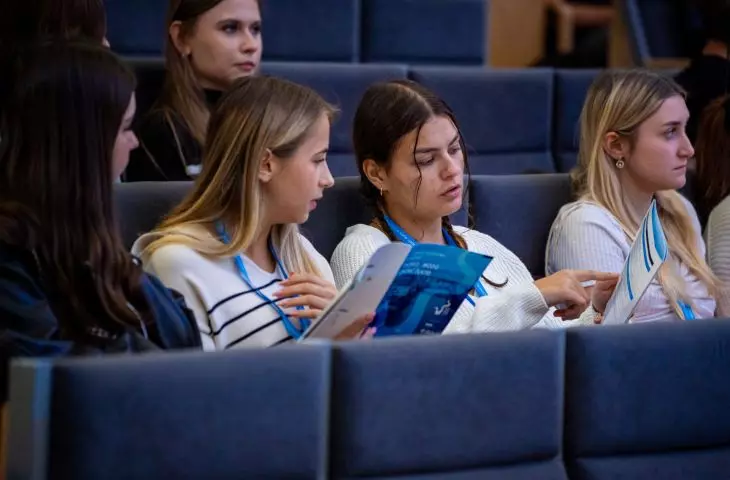 kongres podzielony był na trzy główne osie tematyczne — Miasto, Woda, Jakość życia — w ramach których odbyło się sześć sesji programowych
