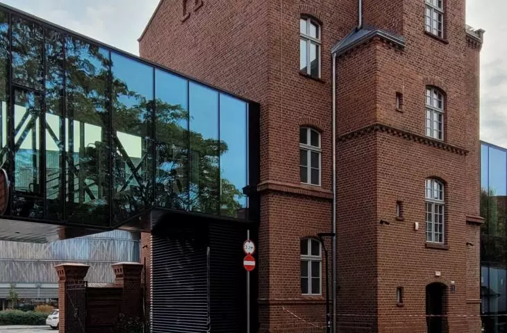 Extension of the School of Banking (WSB Merito) on Ratajczaka Street in Poznań proj.: Front Architects