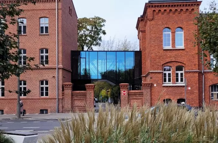 Extension of the School of Banking (WSB Merito) on Ratajczaka Street in Poznań proj.: Front Architects