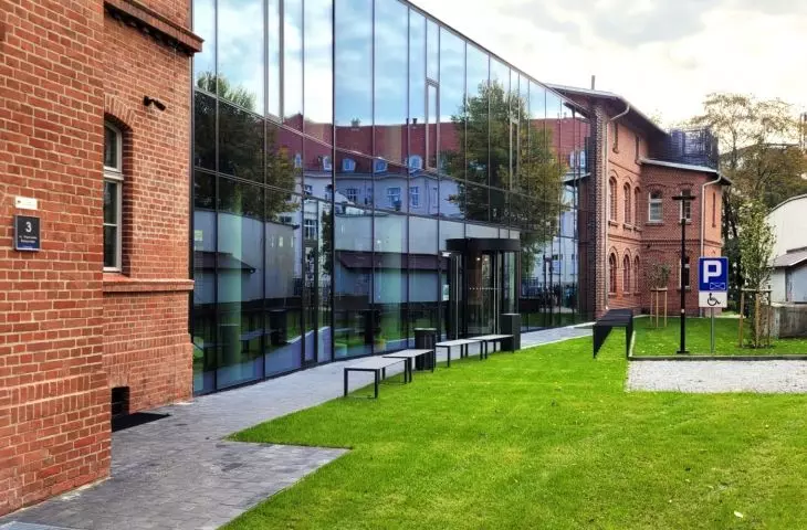 Extension of the School of Banking (WSB Merito) on Ratajczaka Street in Poznań proj.: Front Architects