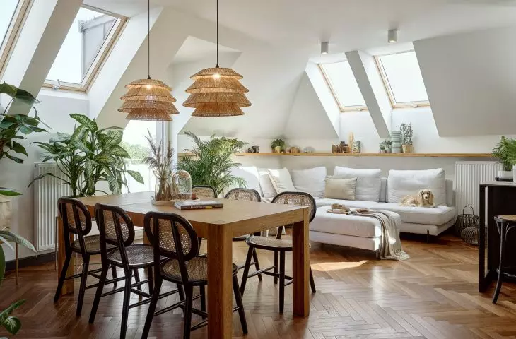 Otulony promieniami słońca. Rodzinny apartament w stylu urban jungle