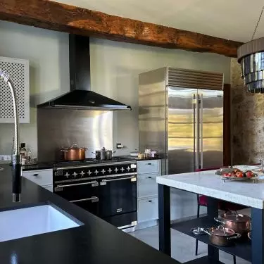 In addition to aesthetic aspects, the architect focused on functional equipment