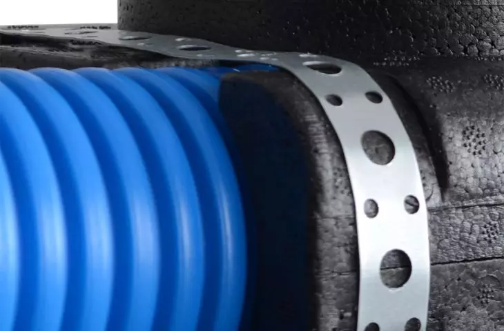 Mounting with 17-25 mm wide PB perforated tape