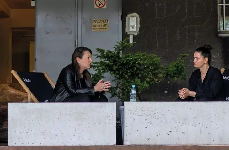Carolina Pietyra i Małgorzata Tomczak — wywiad w podcieniu budynku Apteki