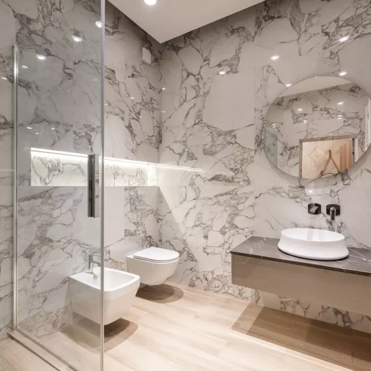 Łazienka bez barier wciąż może być pięknym i stylowym pomieszczeniem! Poszukaj inspiracji w licznych artykułach o łazienkach na naszym portalu