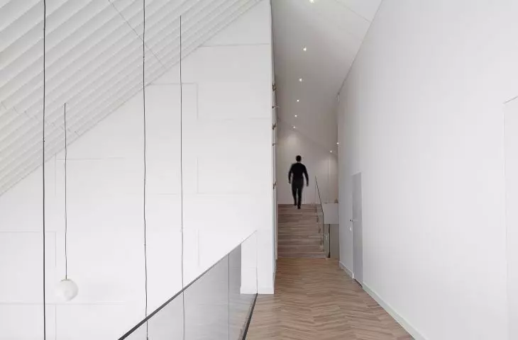 Ceiling system in corridor helped reduce reverberation