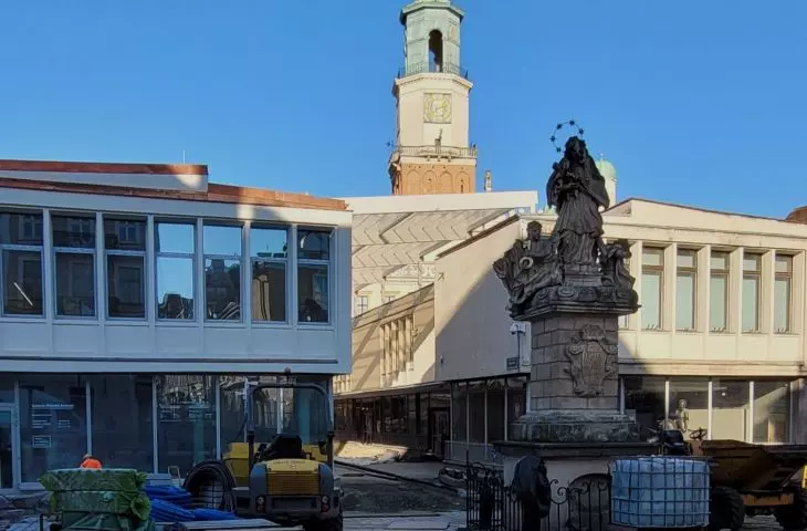 Zadaszenie nad pasażem przy Galerii Arsenał na Starym Rynku w Poznaniu