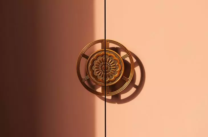 The architect used copper decorations 