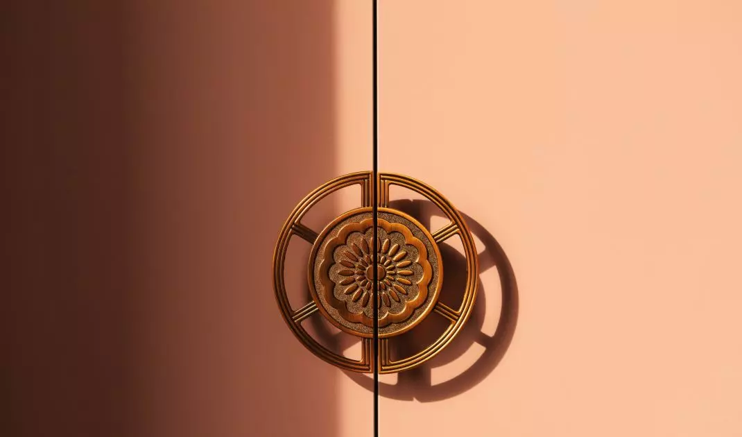 The architect used copper decorations 