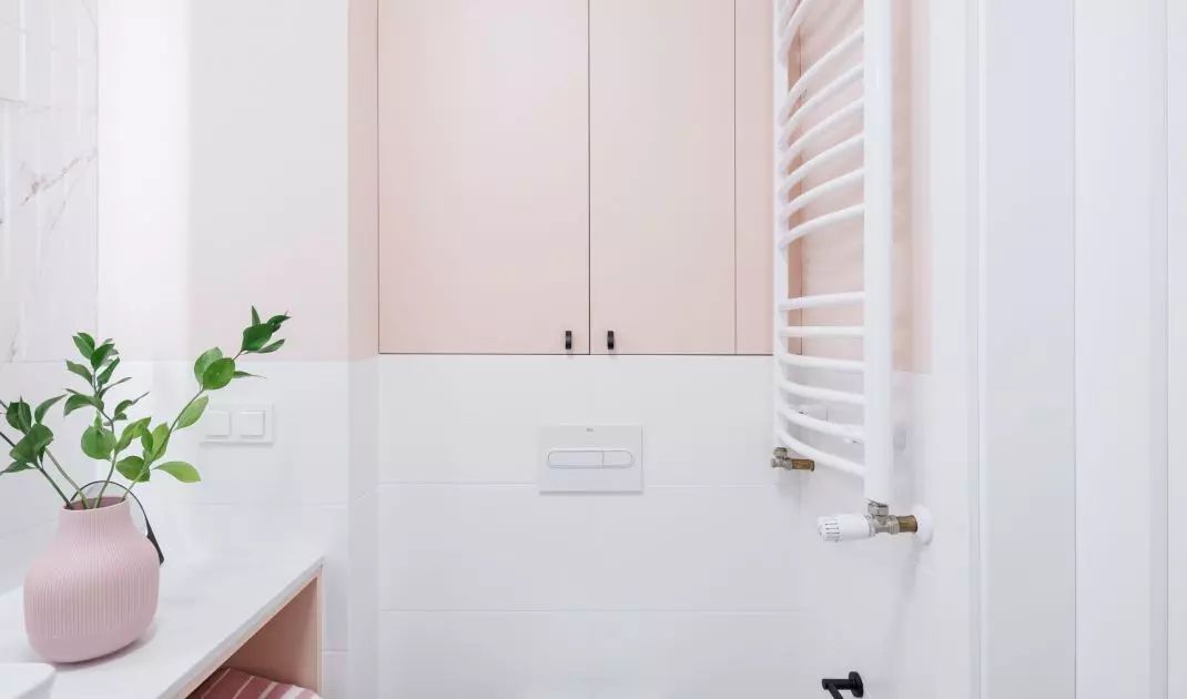 The cabinetry was created in the Decoroom carpentry shop