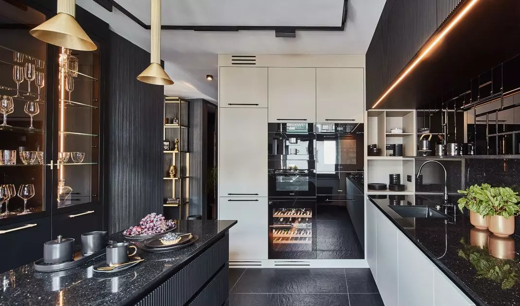 The kitchen arrangement is extremely elegant