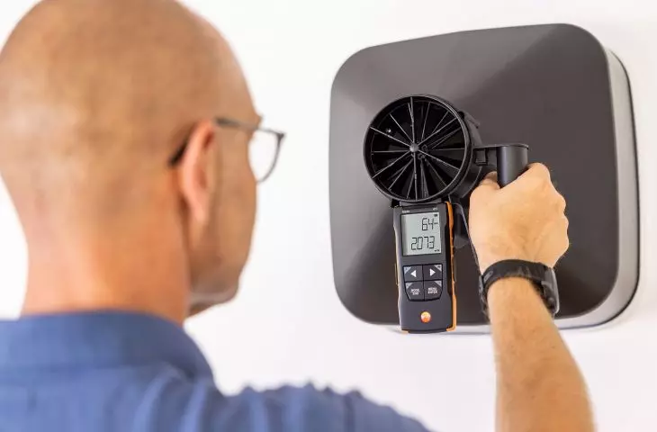 Testo 417 wind anemometer with measuring sleeve