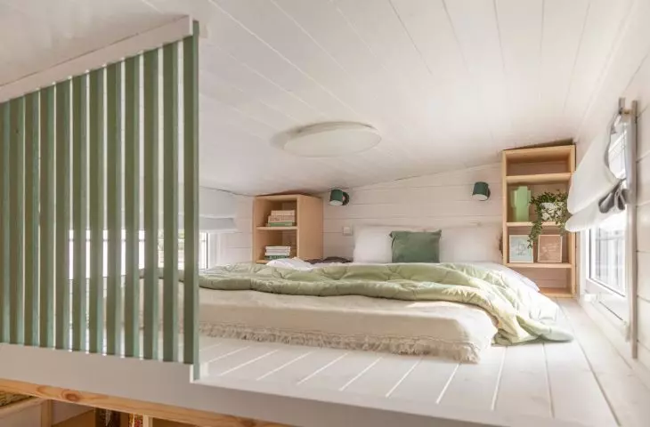 The bedroom was arranged on one of the mezzanine floors