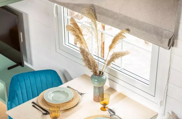 View of the dining nook from the perspective of the mezzanine floor