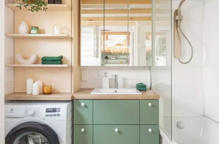 The bathroom managed to fit a bathtub