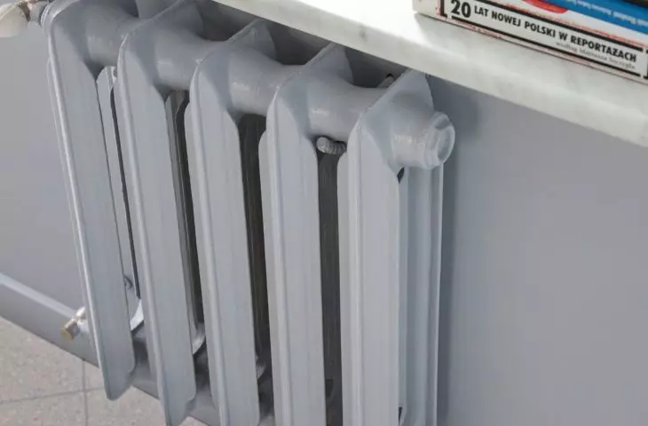 Pomalowanie kaloryfera może całkowicie odmienić wygląd wnętrza