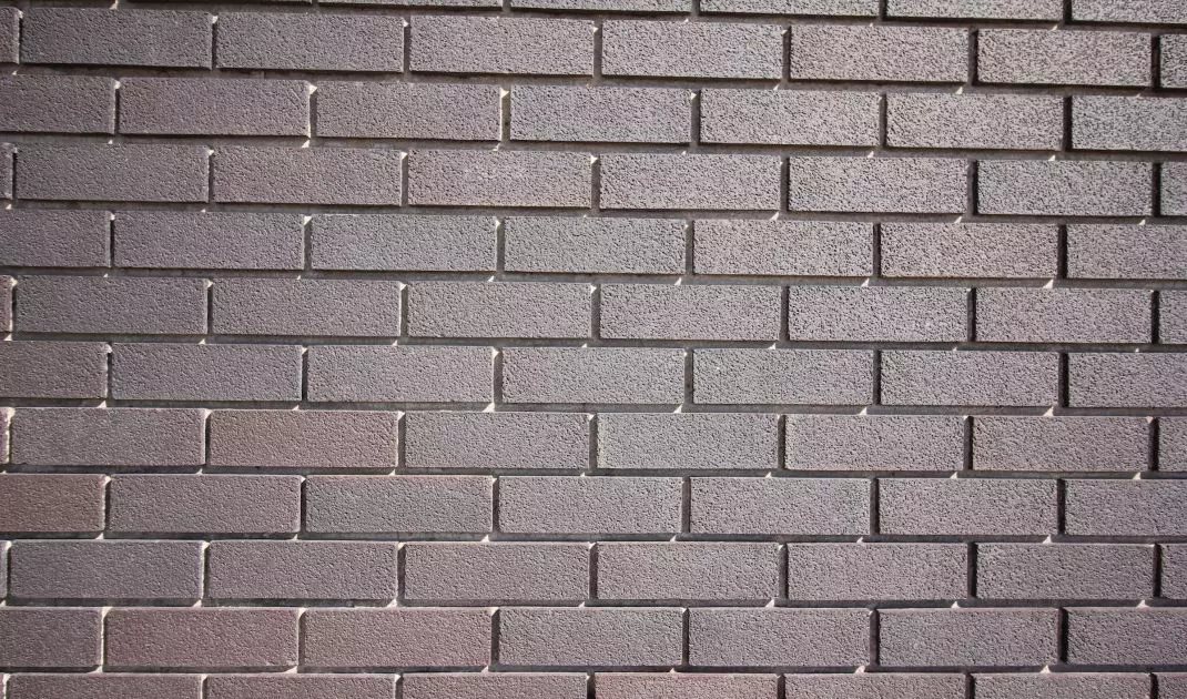 Dzięki najnowszej technologii płytki elewacyjne osiągają doskonałe parametry: niepalność, mrozoodporność i niską nasiąkliwość