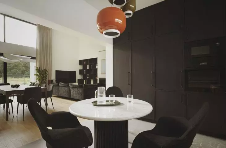 In the interior you will find a lot of contrasts