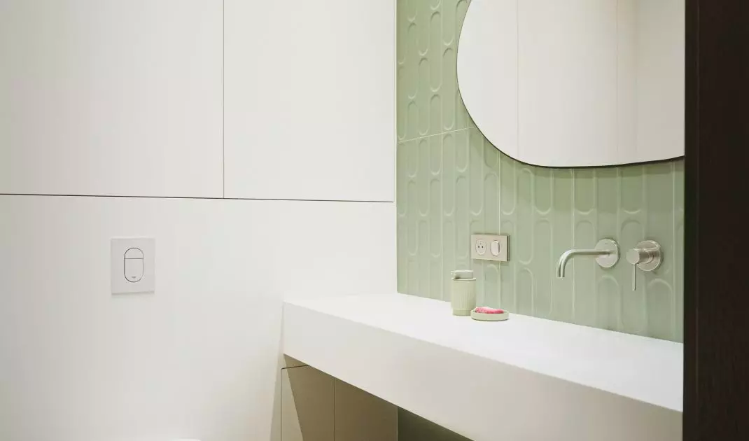 Structural tiles were used in the toilet