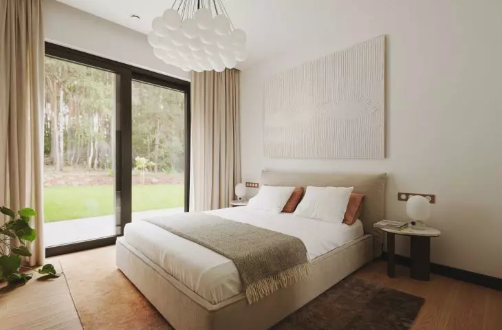  The bed headrest resembles a downy pillow