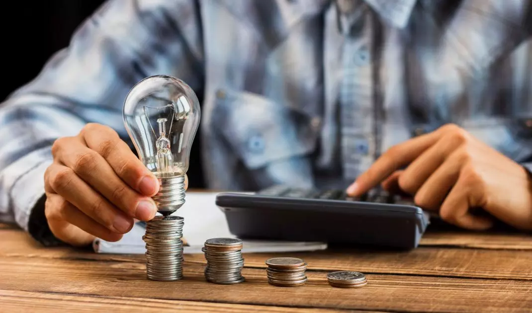 Wysokie koszty energii sprawiają, że przy zakupie mieszkania zwracamy uwagę na kwestie niezależności energetycznej