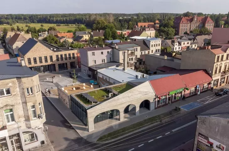 Skwer Usług Kultury – „Przystanek Edukacja”, Wieleń  autorzy: Neostudio Architekci, architekci: Bartosz Dawid Jarosz, Paweł Świerkowski, Tomasz Sołtysiak