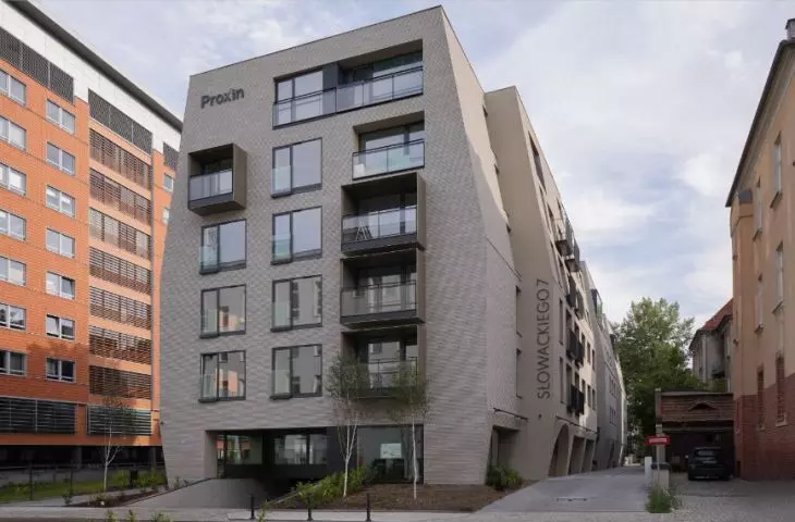 Budynek mieszkalny wielorodzinny z funkcją usługową na parterze, Poznań, ul. Słowackiego 7; proj.: INSOMIA