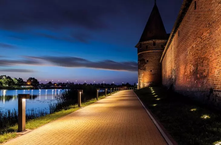 Iluminacja murów Zamku w Malborku oraz strefa bulwaru nad rzeką Nogat