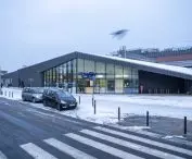Złośliwi wygląd nowego budynku porównują do sklepów sieci znanego dyskontu