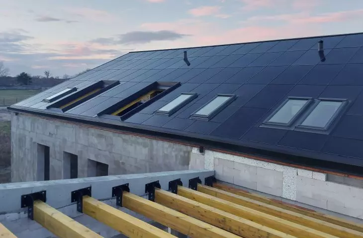 SunRoof wspiera budowę domu dla nastoletnich mam z Fundacją po DRUGIE i Fundacją UNAWEZA