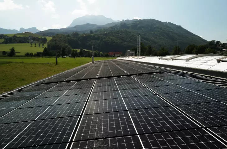 Grupa Roca oddała do użytku pierwszy na świecie elektryczny piec tunelowy do produkcji ceramiki sanitarnej