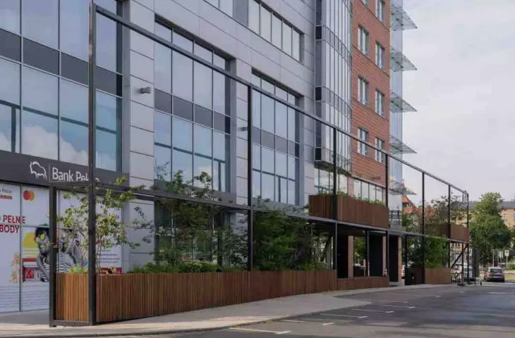 Public space next to Globis building, Poznań