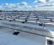 Budynek magazynowo produkcyjny SOPREMA zastosowany system Cool Roof oraz wsporniki od SOPREMA