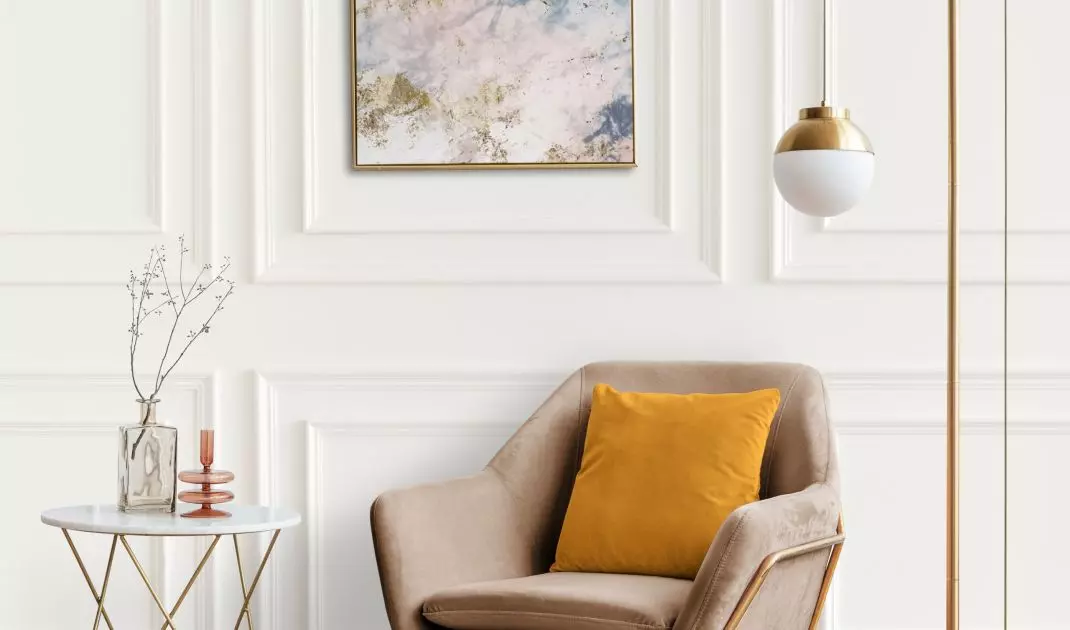 Stucco can decorate walls, ceilings or facades