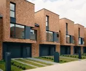 Concealed external roller shutters