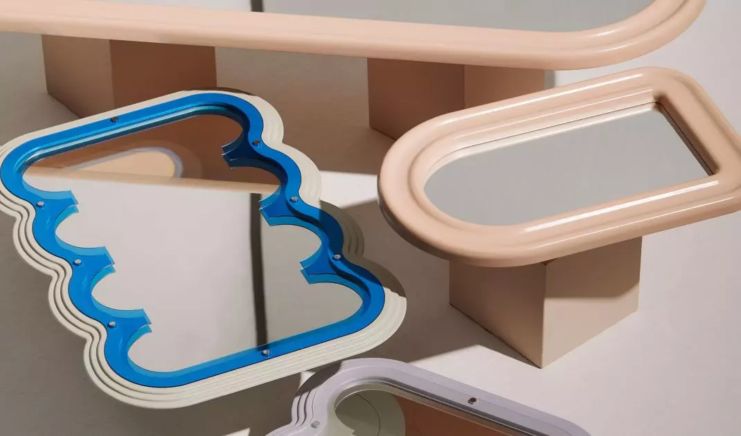 Peach frame mirror is an extremely fashionable element