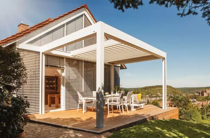 Żaluzje fasadowe skośne i pergola lamelowa Warema Lamaxa L70
