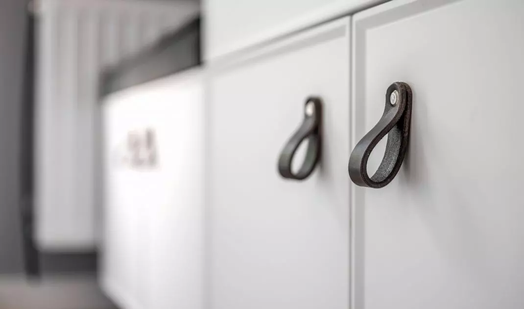 You can carry out the installation of furniture handles yourself