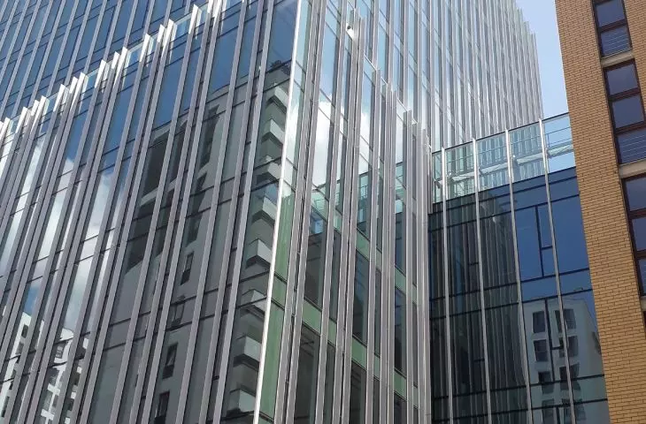 Przykład zastosowania farb proszkowych IGP — Metropoint Office, Warszawa;