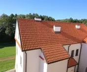 Trwałe i stylowe dachówki ceramiczne