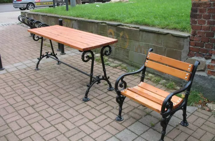 SABA table and bench