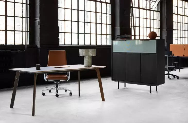 Minimus desk, In closet