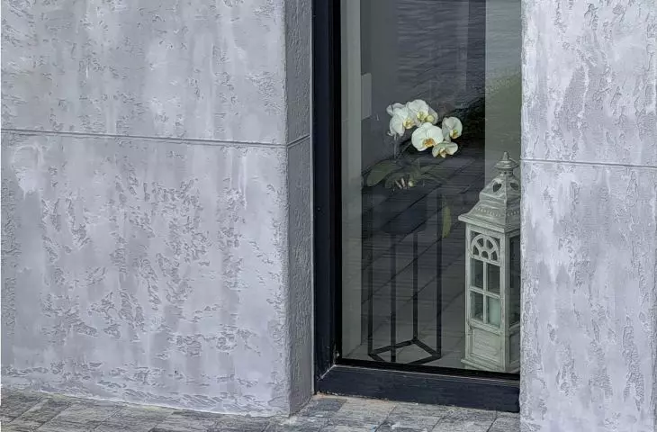 ALPOL architectural concrete in the plinth zone