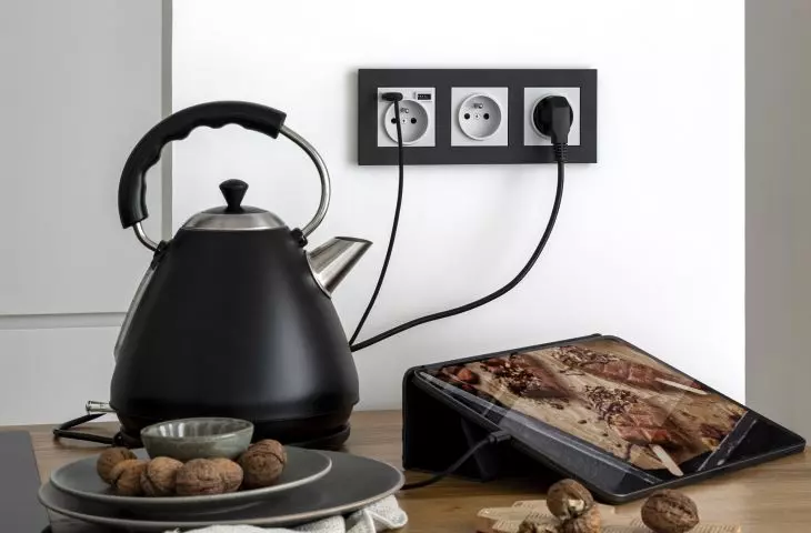 Socket with double USB charger type A and single plug socket with grounding (Simon 55 Nature - frame frosted black glass)